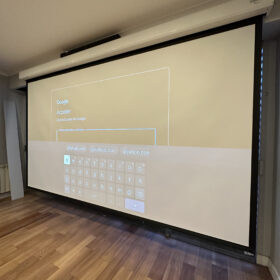 Pantalla Eléctrica 155''